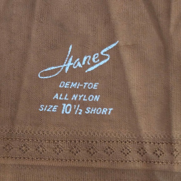 Hanes Demi Toe Walking Sheer Stockings Nylon Size 10 & 10.5 Short - Picture 3 of 3
